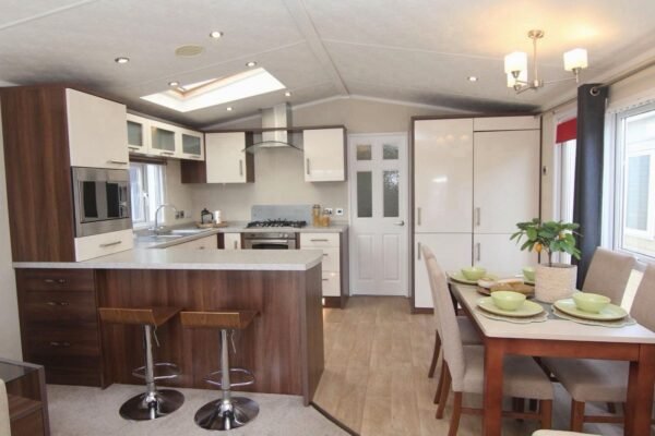 58fd15ad-2e0b-4bb3-87d6-679677fbc95a WILLERBY LYNDHURST (Neuf)